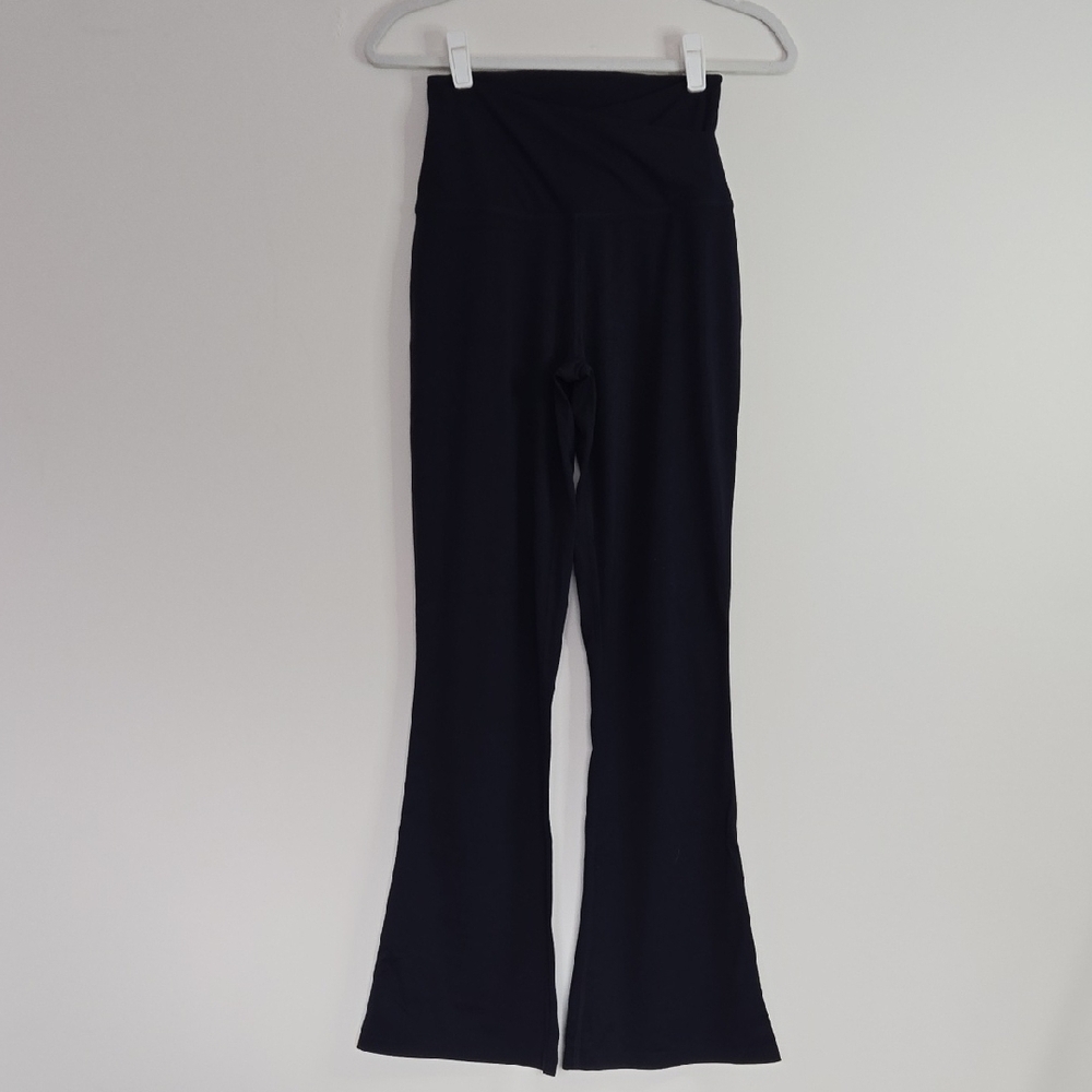 Quince Navy Blue Flare Athleasure Pants Workout Athletic size small
